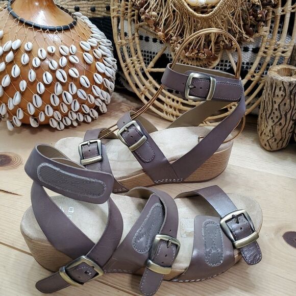 Dansko Women's 7/37 Lou Sandal EVA Burnished Leather Open Toe Buckle Comfort - Picture 15 of 15